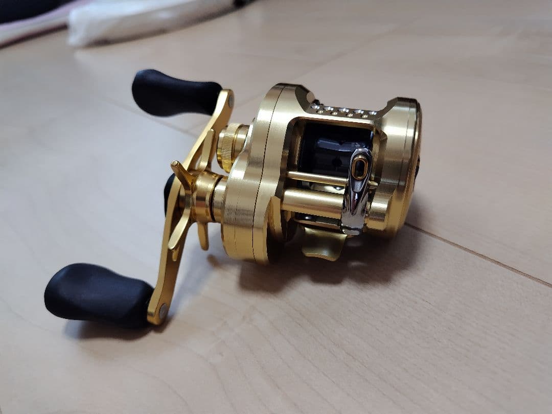 シマノ22カルカッタコンクエスト200XG　予備スプール付