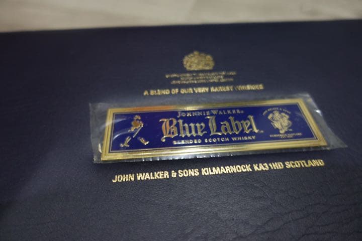 ジョニーウォーカー ブルーラベル 43度 1750ml（豪華化粧箱入り）