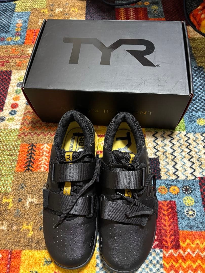 TYR L-1 トレーニングシューズ　サイズ9　ブラック/ゴールド