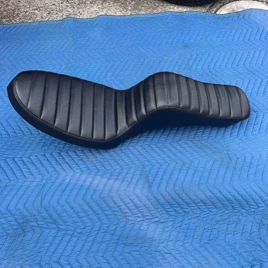 ハードライド　ビンテージキングアンドクイーン　4速フレームハーレーシート　合皮