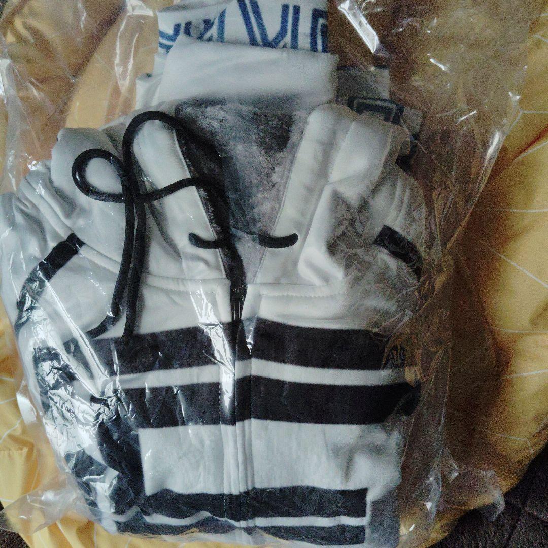 北海道日本ハムファイターズ パーカー 厚手 、裏起毛フード付 Mサイズ