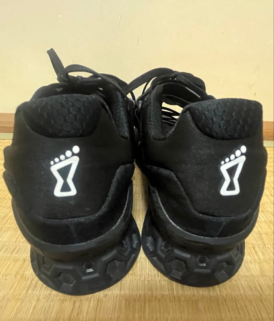 INOV トレーニングシューズ グラフェン 黒 27cm