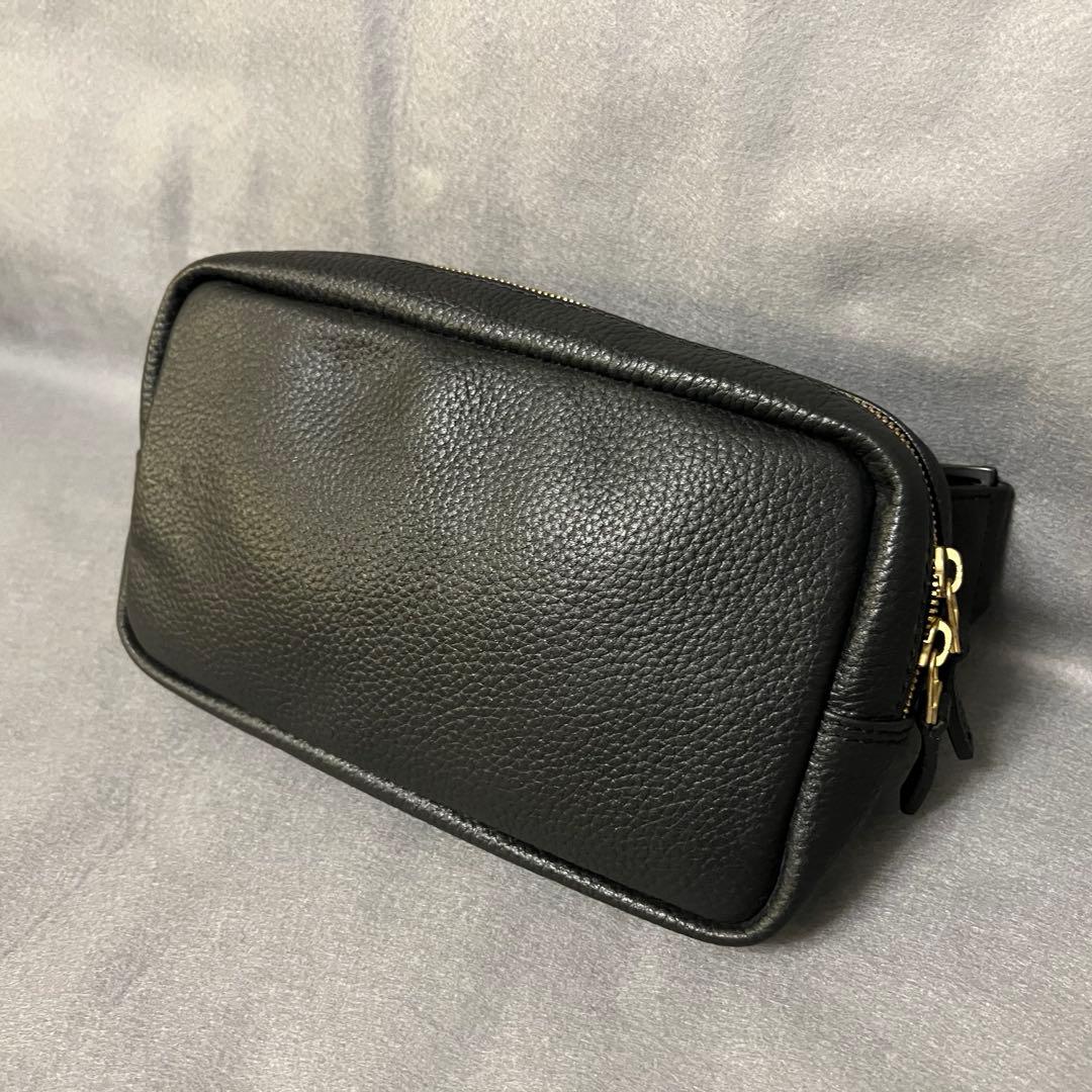 HushTug ボディバッグ