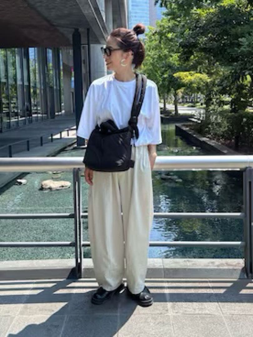 【美品】タグあり　OLEND ona soft bag パフィショルダーバッグ