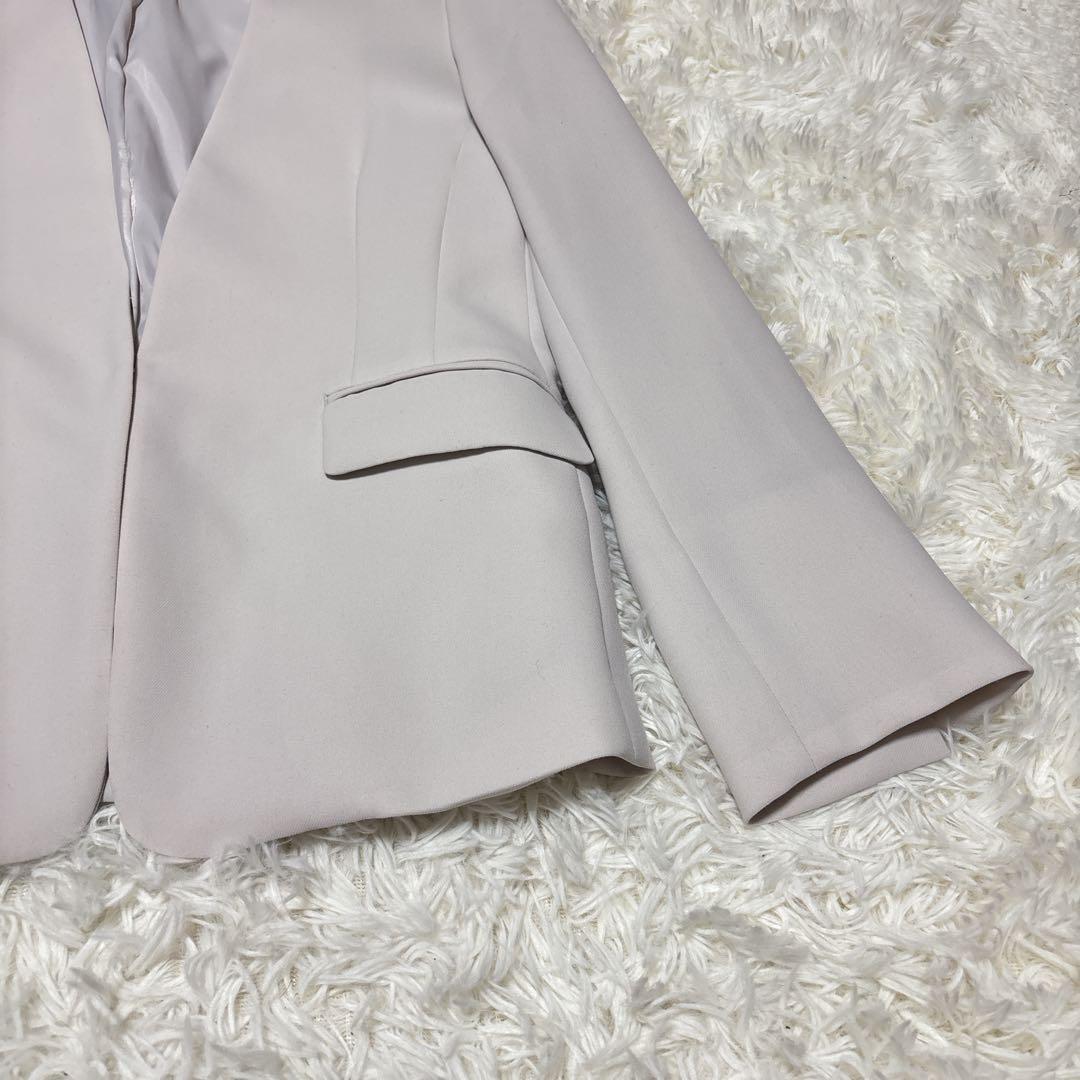 PLST　プラステ　セットアップ　ノーカラー　ボタンレス　ベージュ　Mサイズ