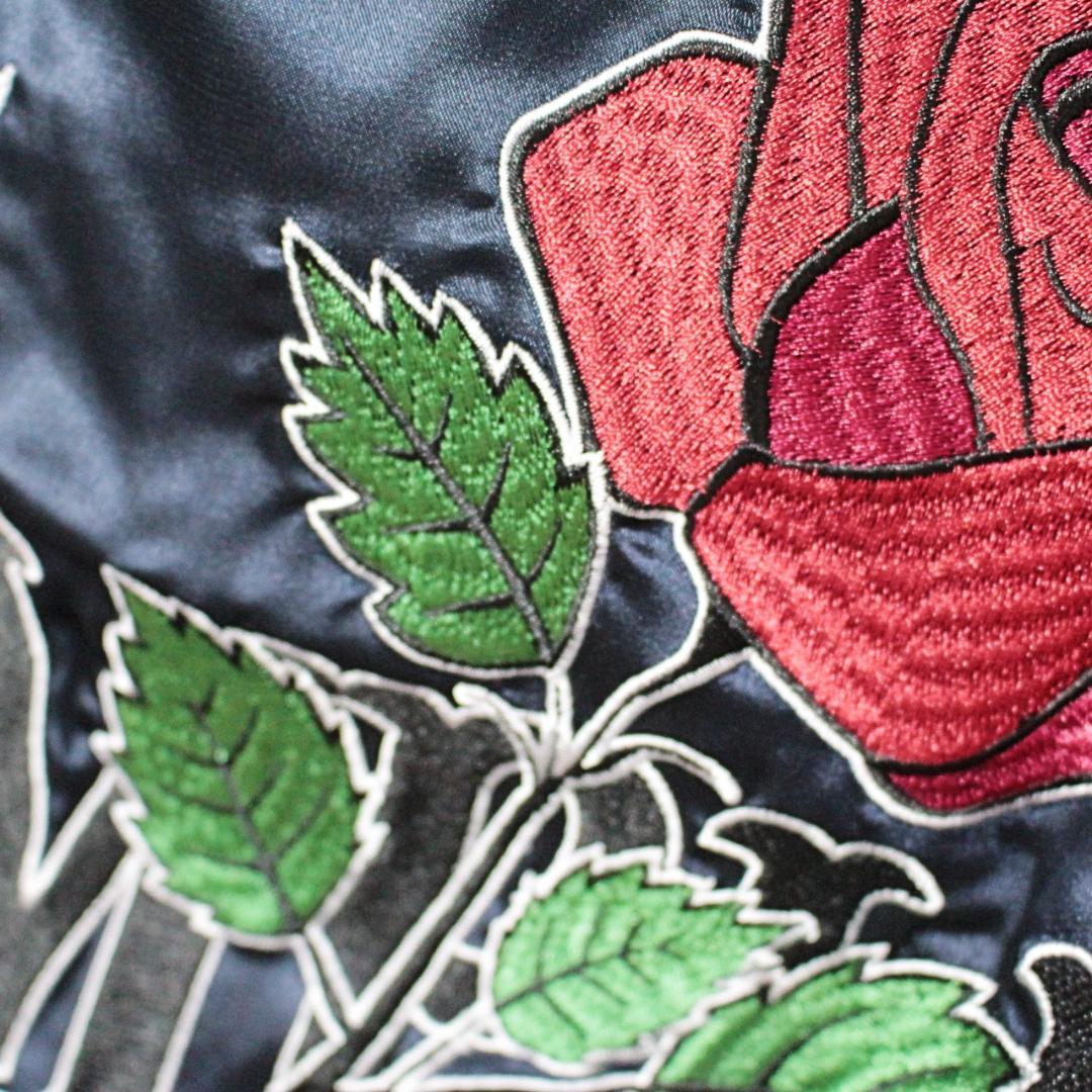 新品 エグザンプル サテン生地 ハート・薔薇刺繍 スカジャン Lサイズ 紺