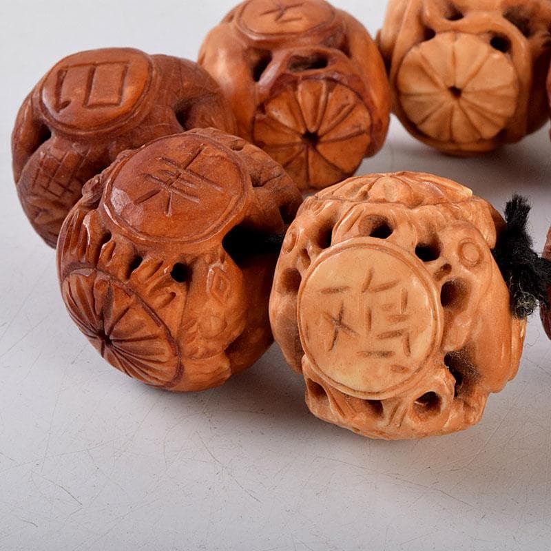 時代提げ物　木彫　干支　根付　トンボ玉　数珠　念珠　装飾品　N　8780