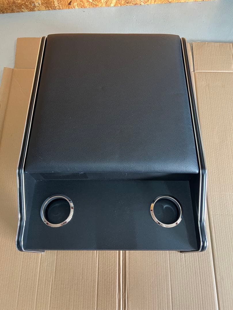 【値下げ/美品】200系 ハイエース S-GL 標準 ワイド センターコンソール