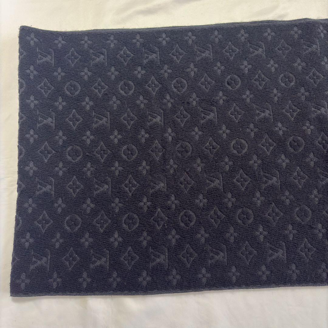 ヴィトン　エシャルプ モノグラム クラシック　マフラー　ブラック