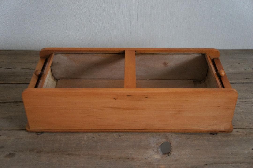 ウォールキャビネット　蛇腹扉　飾り棚　ブロカント　フランス　アンティーク