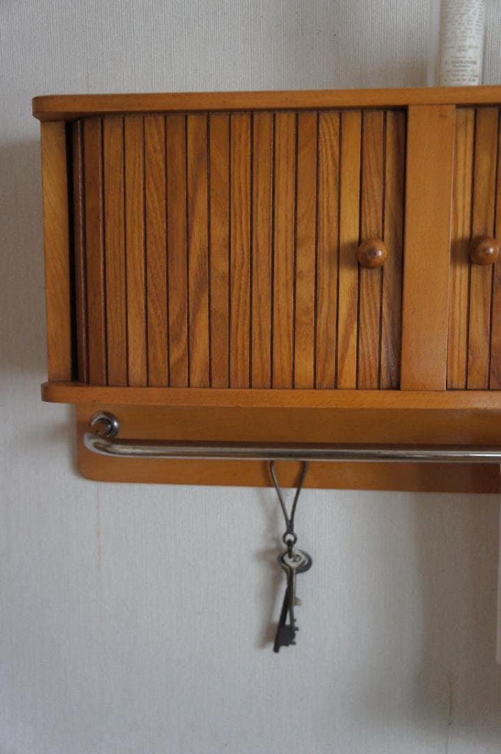 ウォールキャビネット　蛇腹扉　飾り棚　ブロカント　フランス　アンティーク