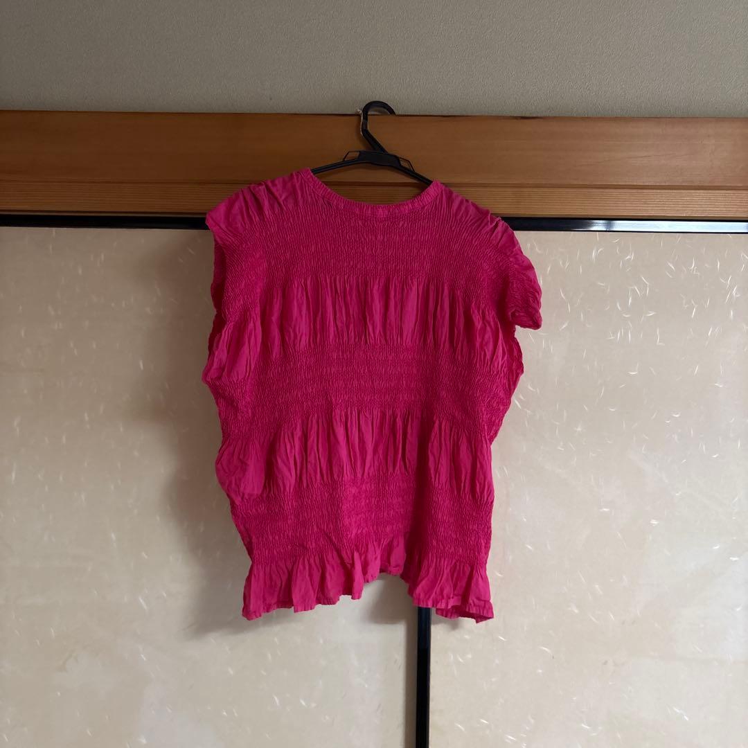 ISSEY MIYAKE me ピンクフリルトップス