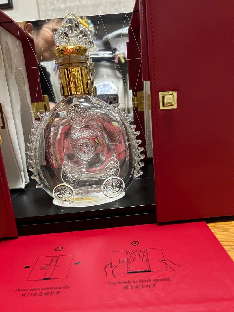 レミーマルタン ルイ13世 空瓶 バカラ クリスタルボトル 観音開き