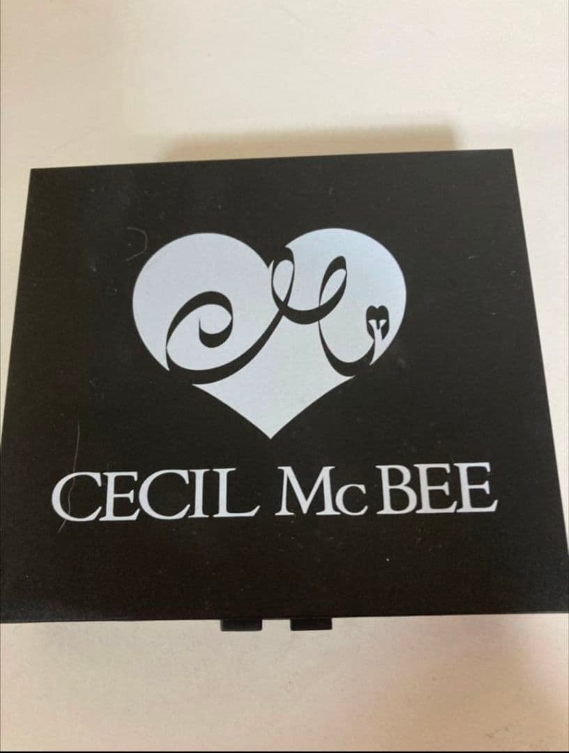 CECIL McBEE つけまケース おまけ付き ３点 つけま ビューラー　③