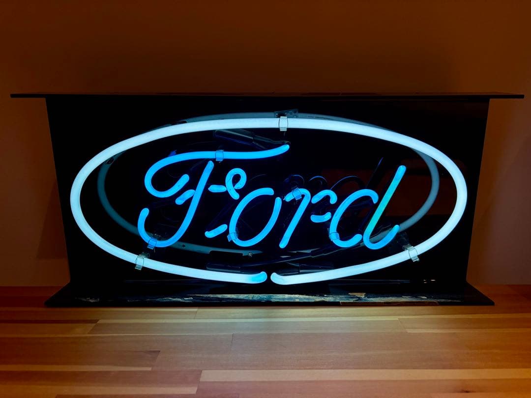 ネオンサイン　Ford ② ガレージ　アメ車