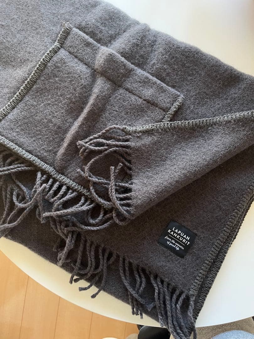 LAPUAN KANKURIT ポケット付きショール