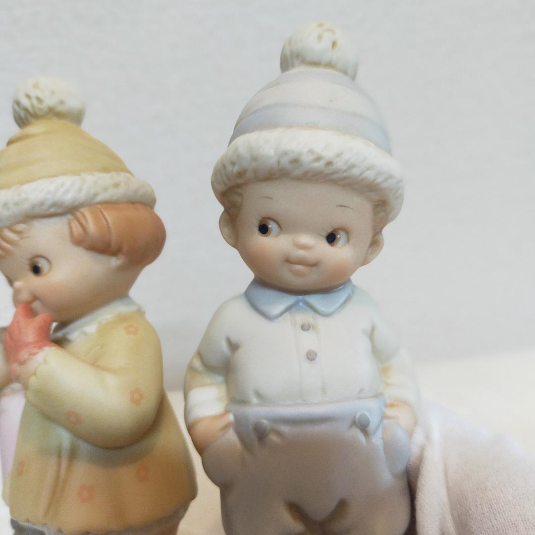 マーベルルーシーアトウェル【置物／陶器人形／フィギュア】シャイな女の子と男の子