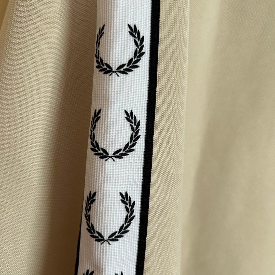 Taped Track Jacket／フレッドペリートラックジャケット完売カラ－