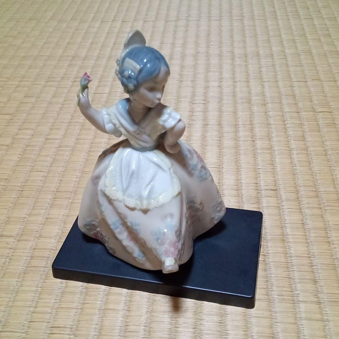 リヤドロの置物です