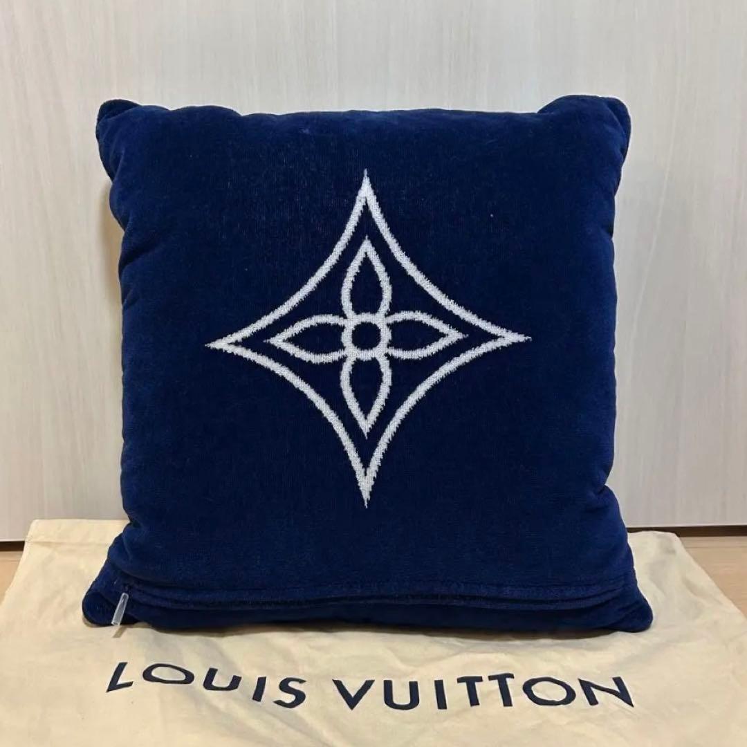 【新品未使用】LOUIS VUITTONクッサン・プラージュLVグラフィカル