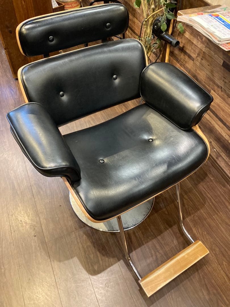 スタイリングチェア