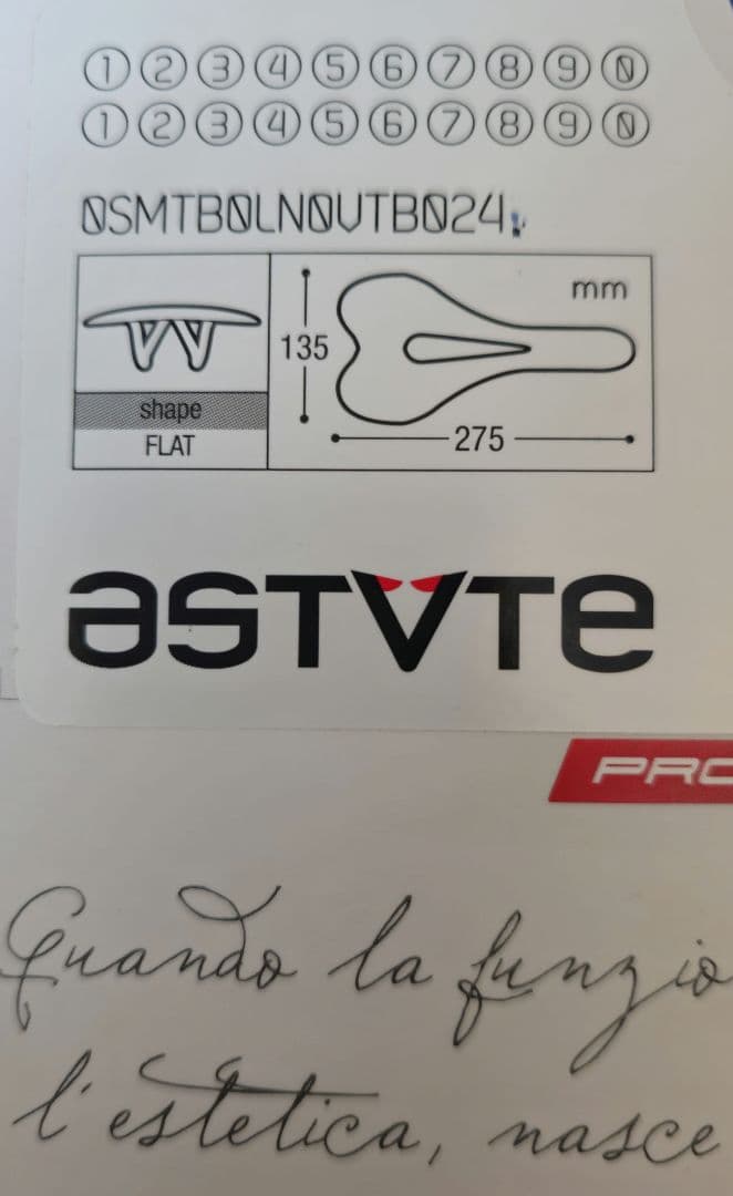 未使用 ASTVTEアスチュート SKYLINE-VT TACA 穴あきサドル