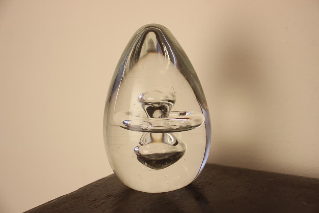 ヴィンテージ　ガラス　卵形　ペーパーウェイト　インテリア