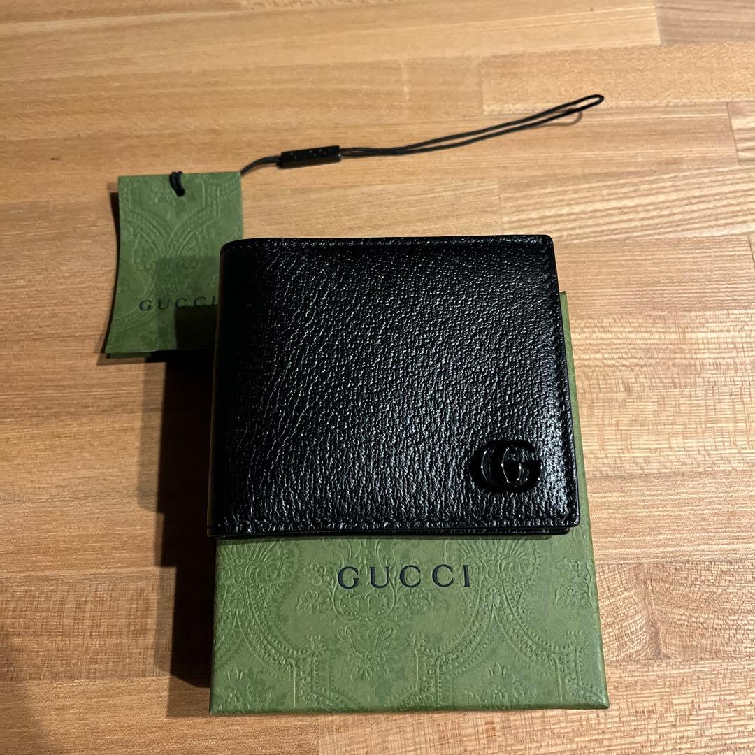 美品　GUCCI グッチ　二つ折り財布