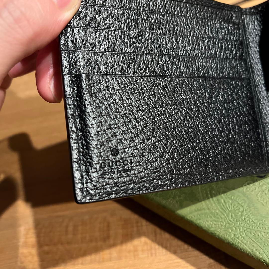 美品　GUCCI グッチ　二つ折り財布
