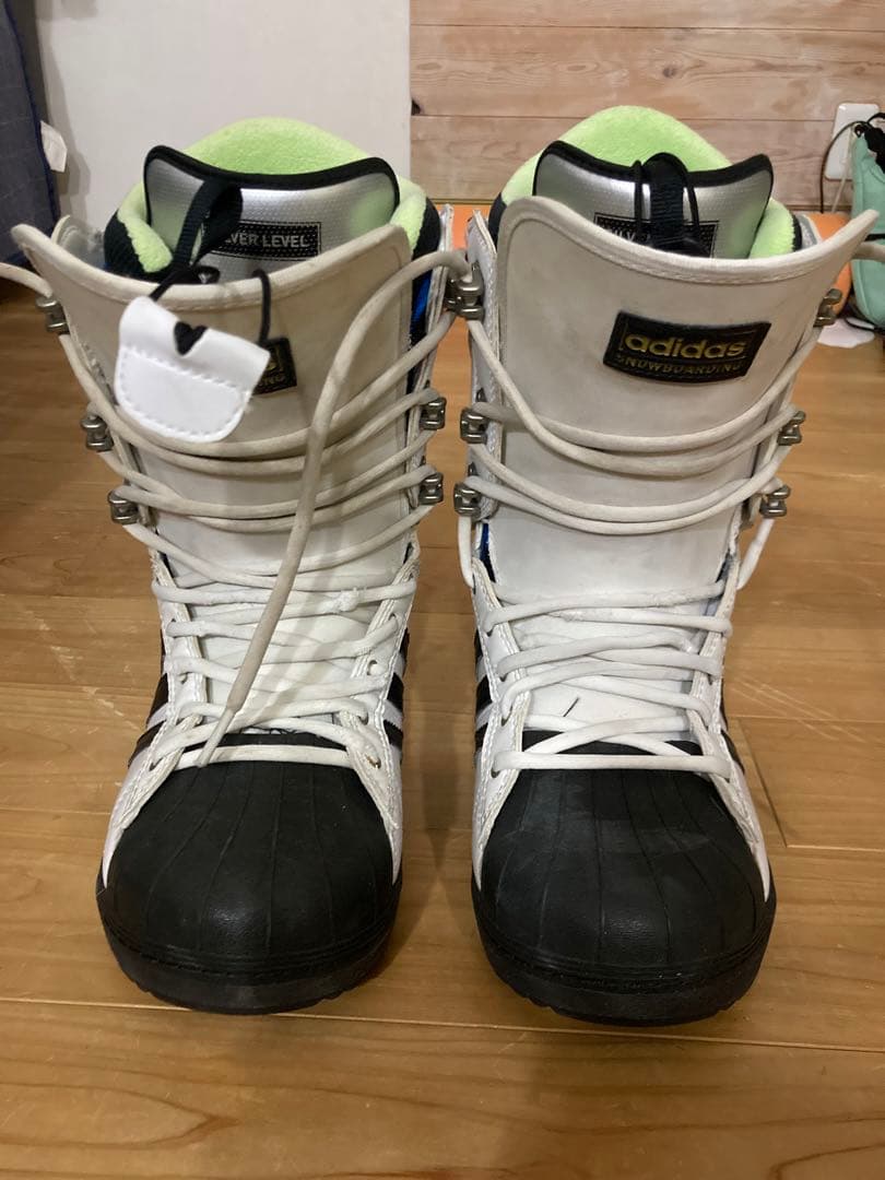 adidasアディダススノーボードブーツスーパースターホワイト/ブラック26cm