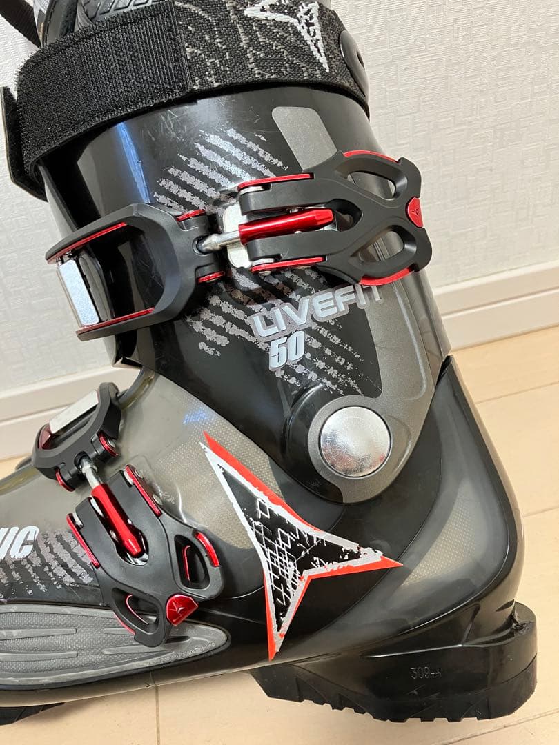 ATOMIC LIVEFIT 50 アトミック　26.0cm スキーブーツ