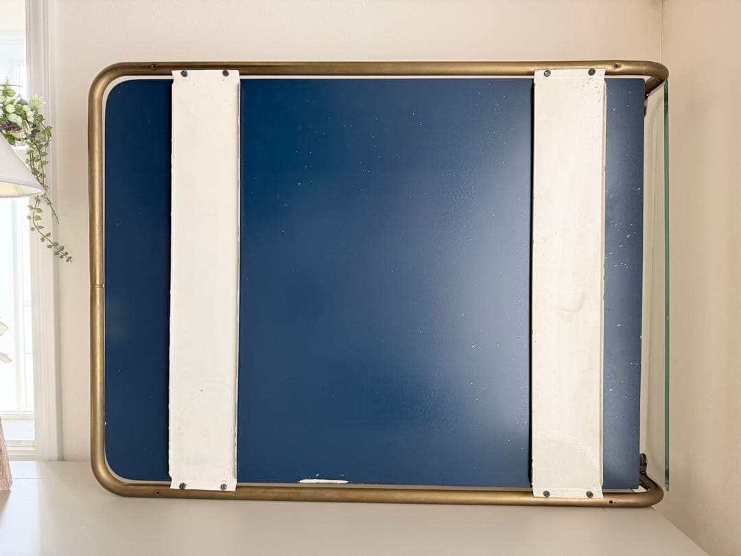 【新品】壁掛け鏡　収納棚付き　アイアン　アンティーク調鏡　ウォールミラー