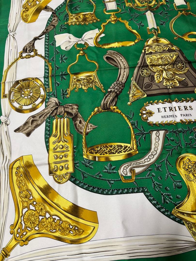 HERMES エルメス　グリーン　スカーフ ETRIERS カレ90