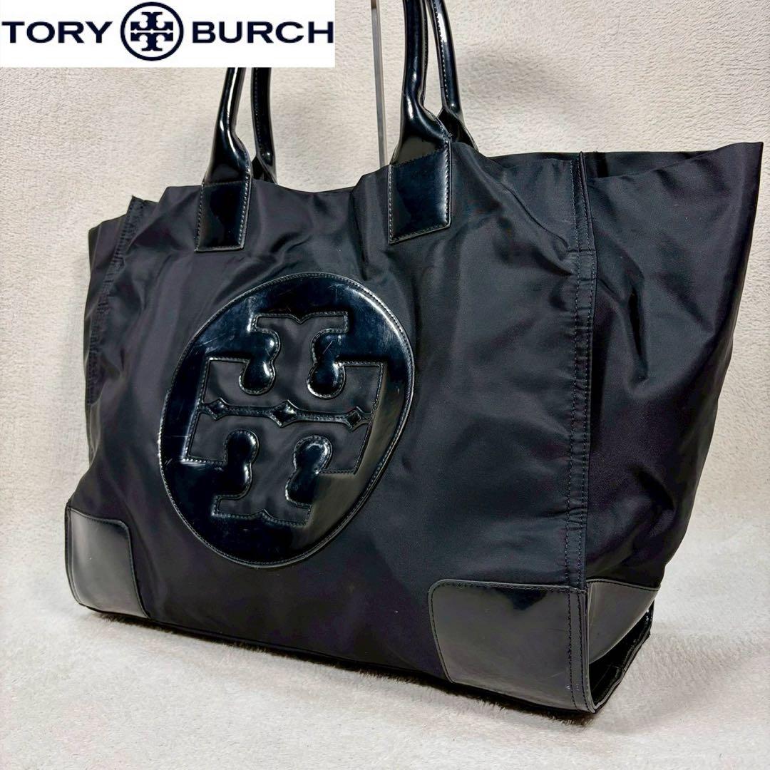 【美品✨】トリーバーチ　エナメル　大容量　黒　デカロゴ　パテントレザー