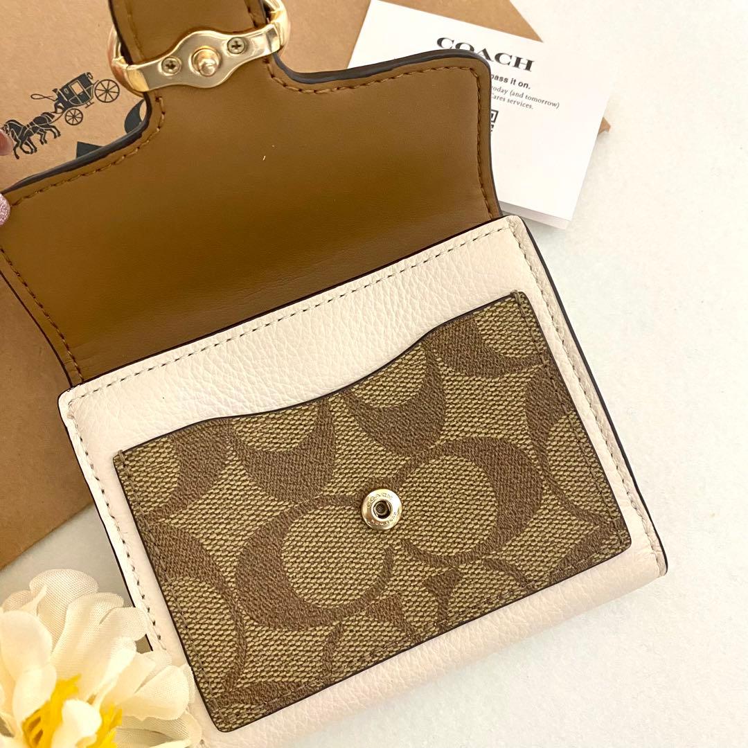 新品　正規品☆COACH コーチ　折り財布　 ホワイト レザー　二つ折り財布