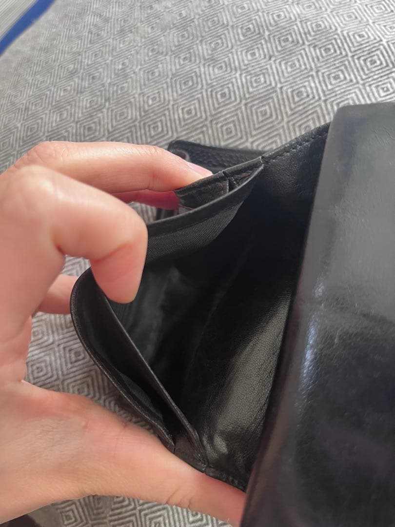 CHANEL ブラック キャビアスキン　二つ折り財布　シャネル　がま口