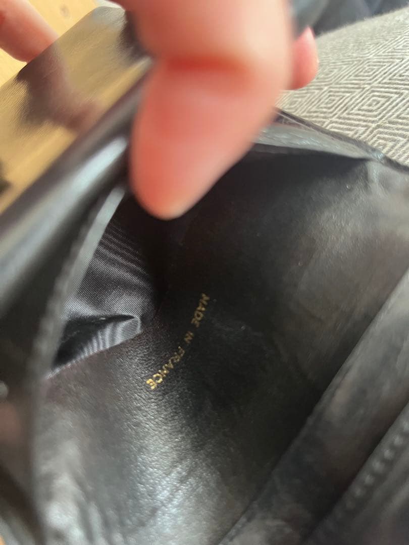 CHANEL ブラック キャビアスキン　二つ折り財布　シャネル　がま口