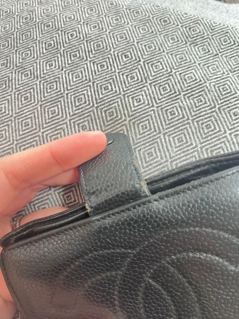 CHANEL ブラック キャビアスキン　二つ折り財布　シャネル　がま口