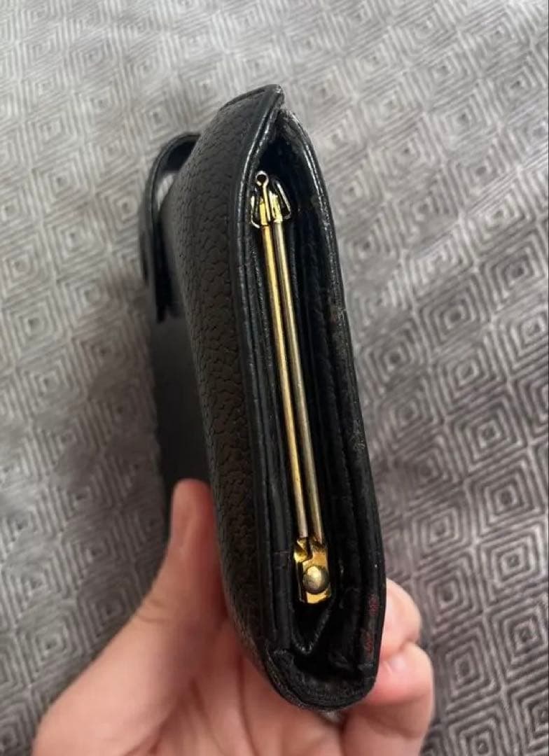 CHANEL ブラック キャビアスキン　二つ折り財布　シャネル　がま口