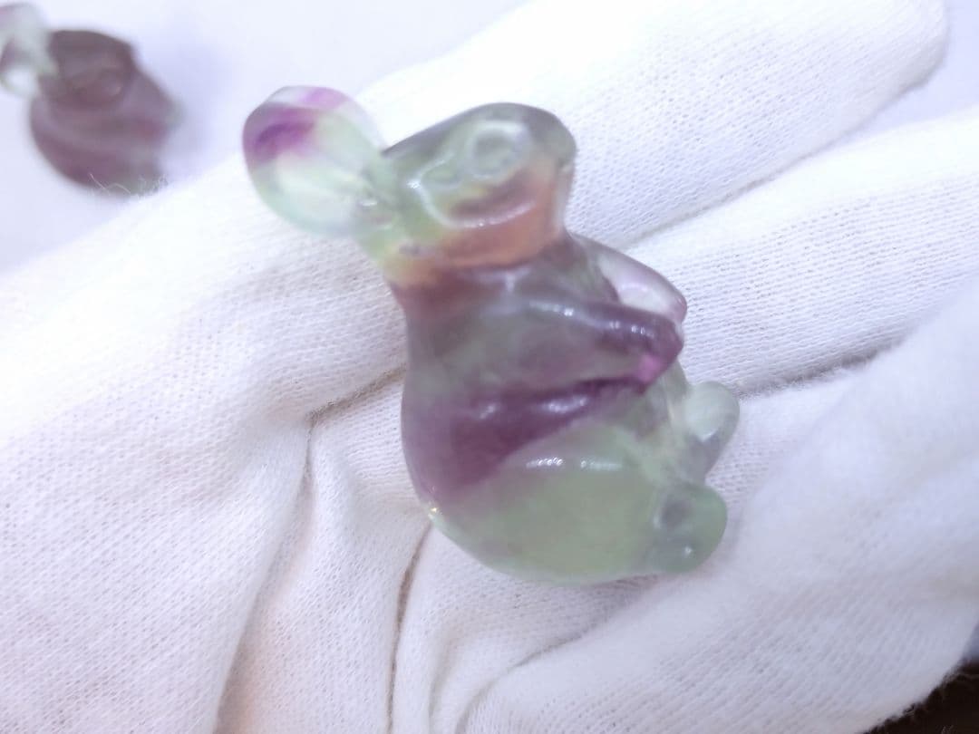 キャンディー フローライト うさぎ　セット　カービング　彫り物　双子　ペア　蛍石