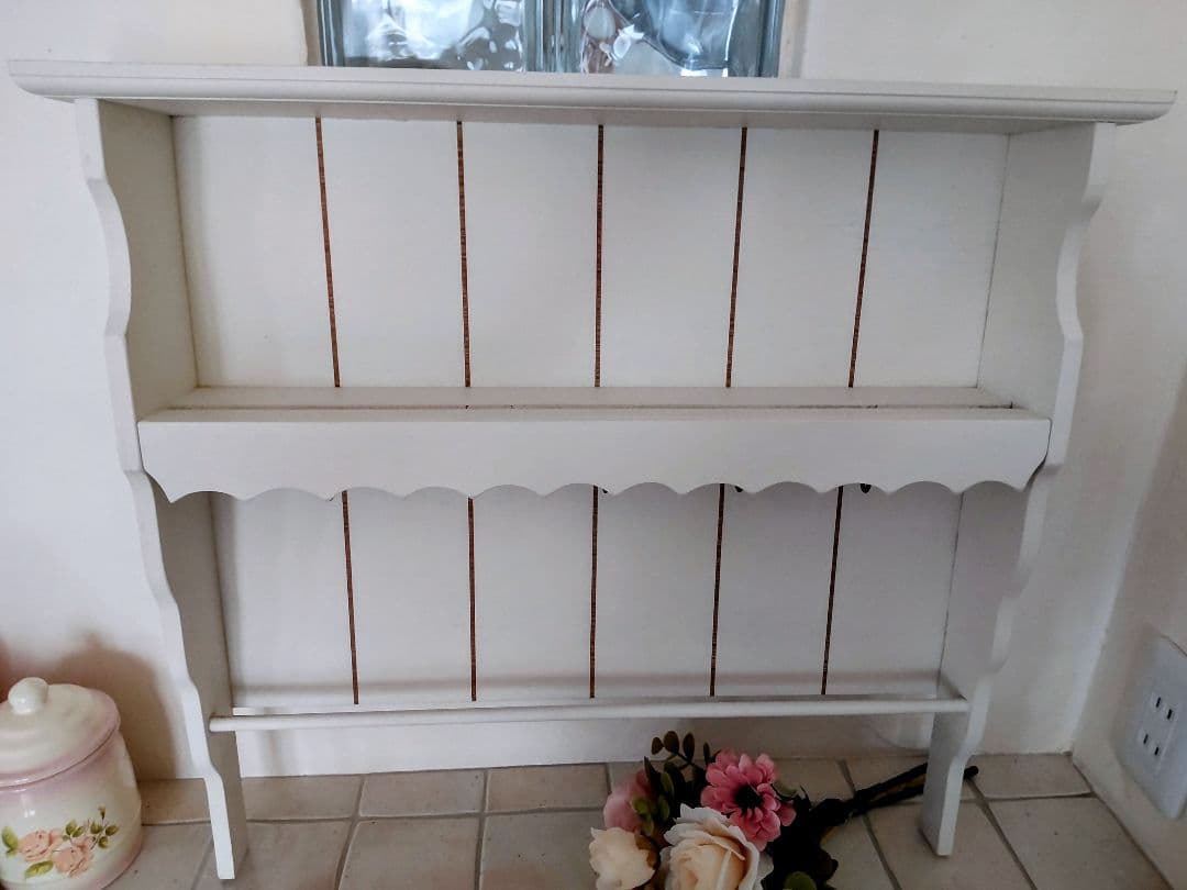 イマン　木製　ホワイトカップボード　壁掛けディスプレイシェルフ　未使用