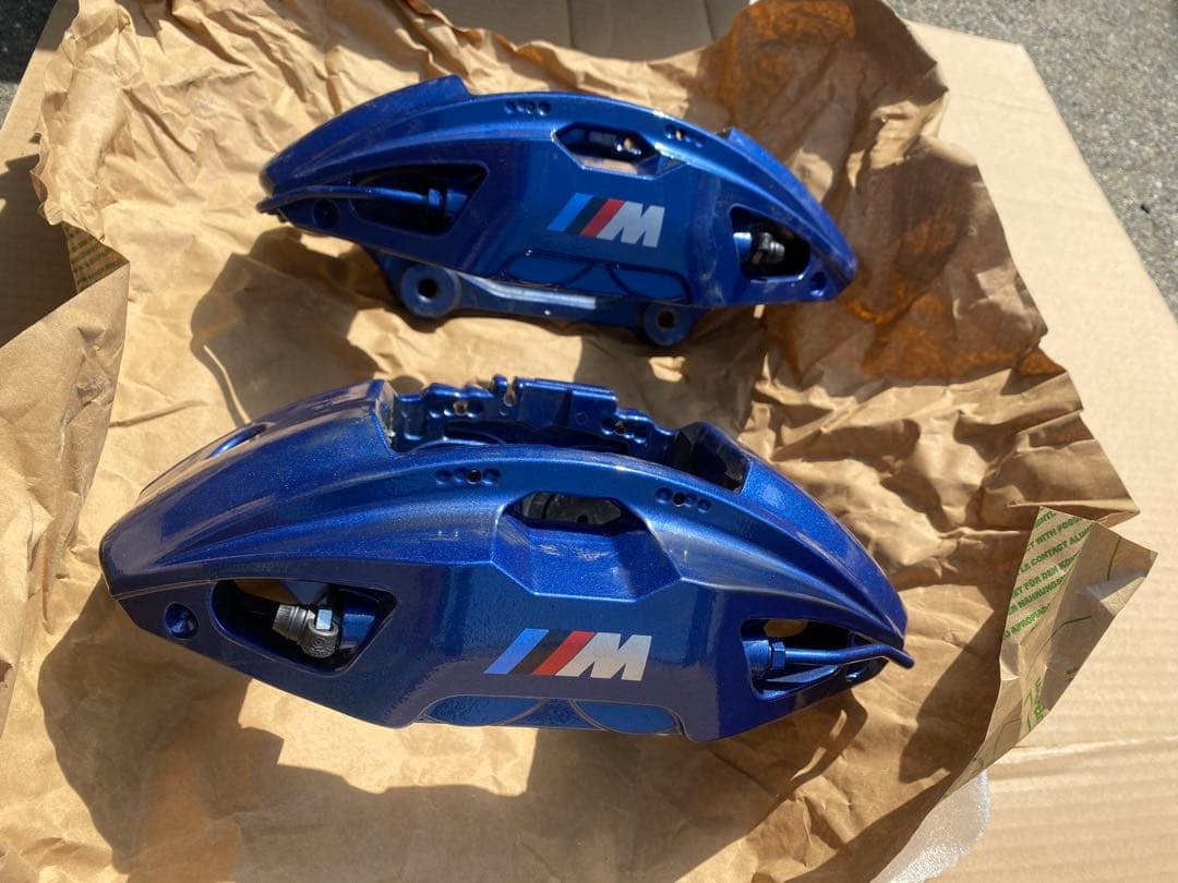  純正　ブレーキキャリパー