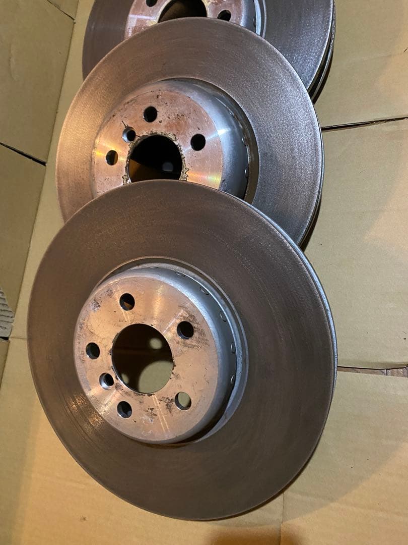  純正　ブレーキキャリパー