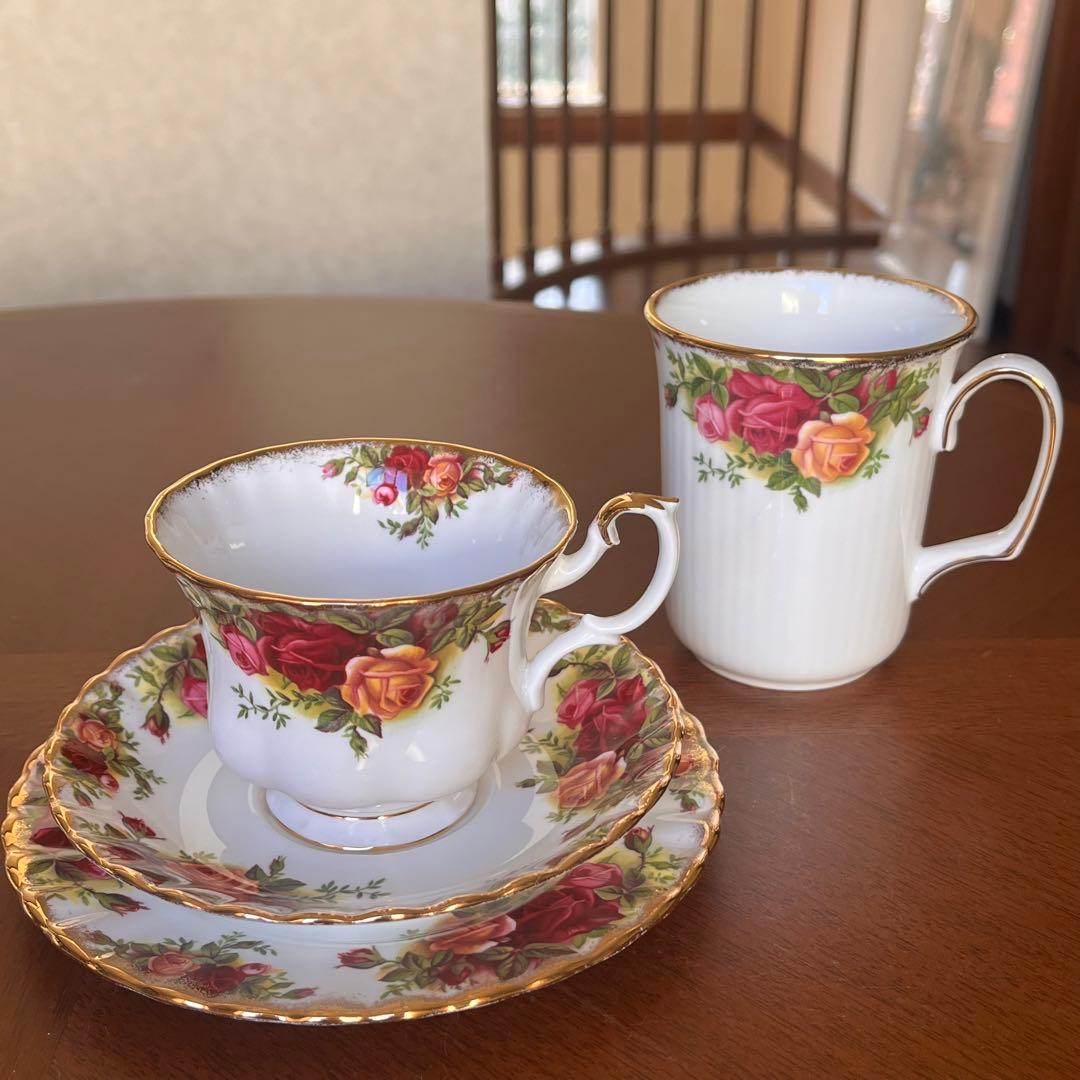 【英国ビンテージ】ロイヤルアルバート★オールドカントリーローズ★トリオ➕ワン