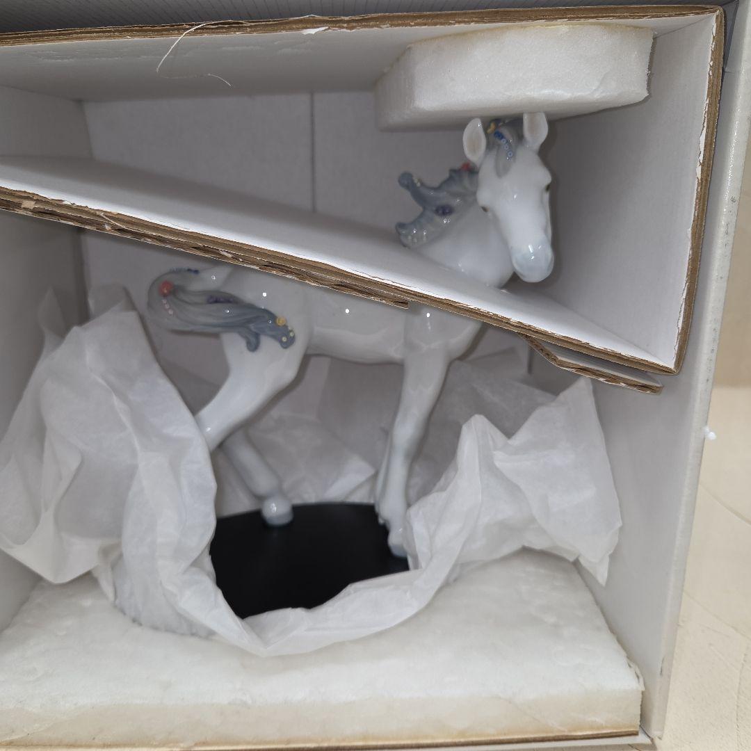LLADRÓ 陶器 馬の置物