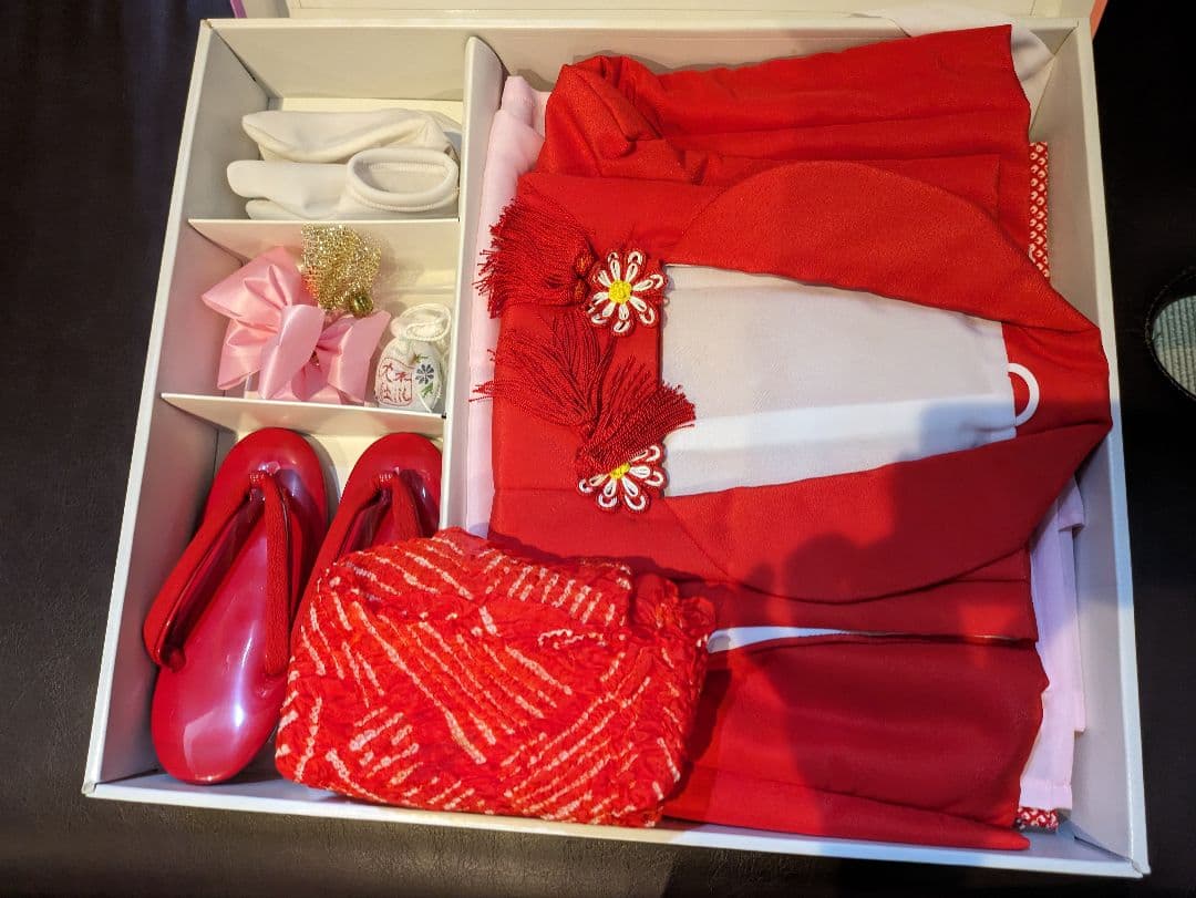 七五三 　3歳　着物フルセット 赤 付属品付き