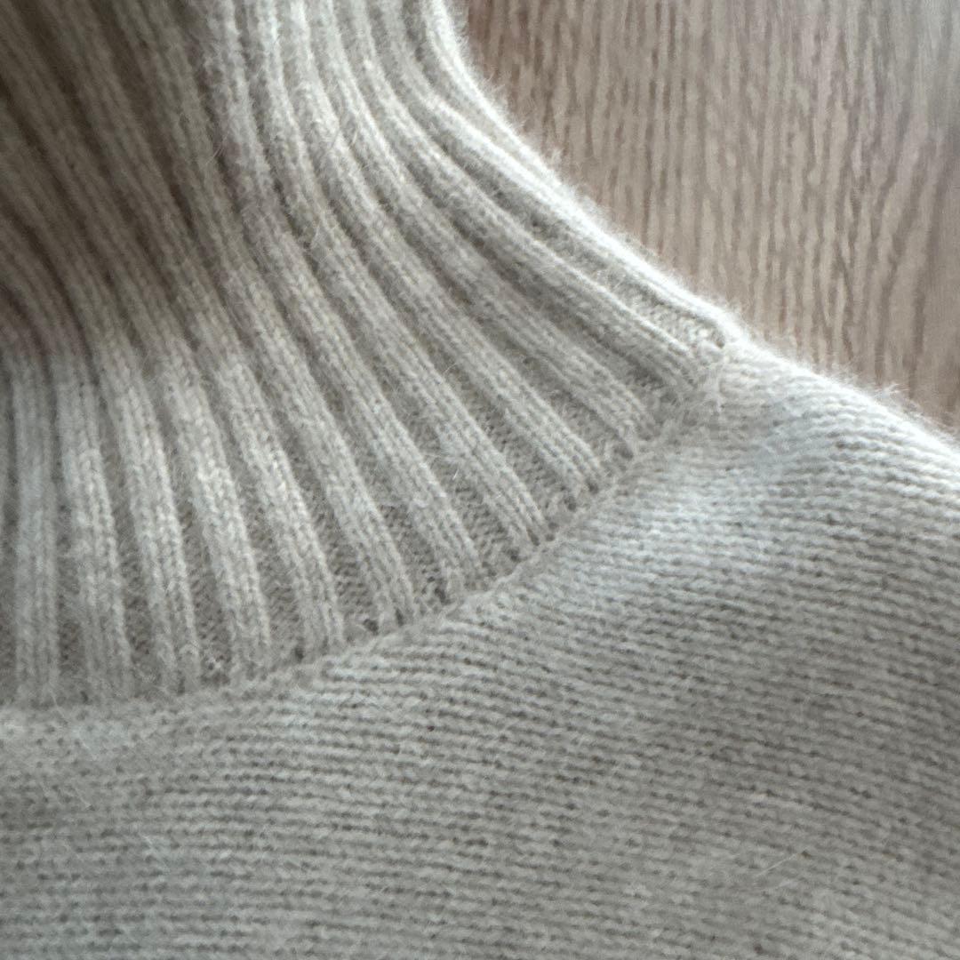 新品未使用　ルフィル　ライトベージュ　ハイネック クロップドニット