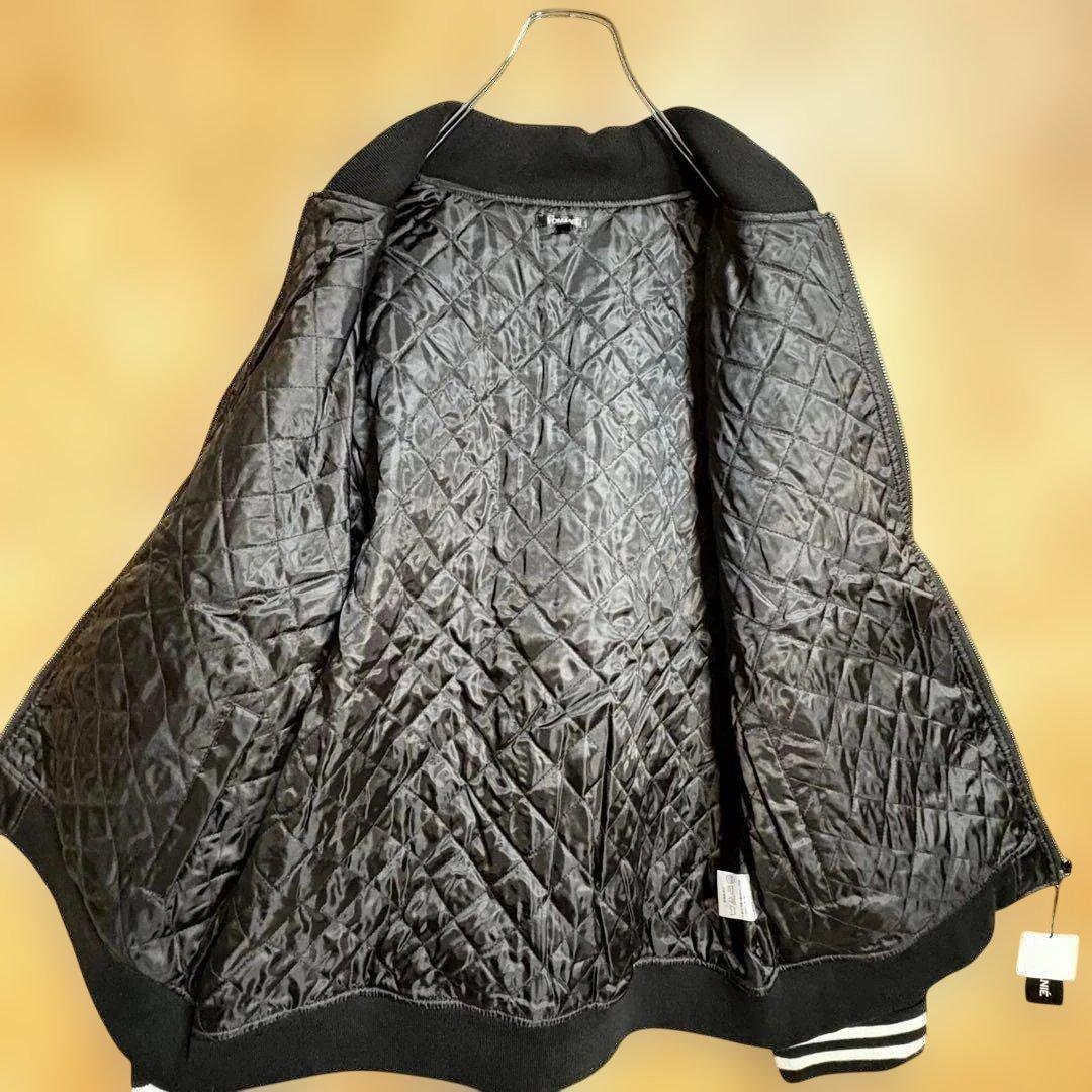 未使用 VOMANIE ウサギ 兎 別珍スカジャンベロア素材 ジャケット刺繍黒