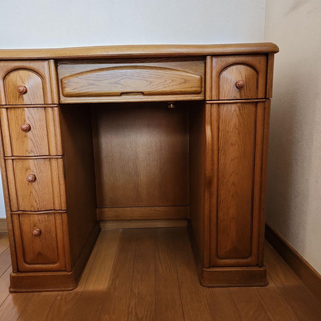 送料込み　机のみ　ドレッサー　引き出しロック機能あり