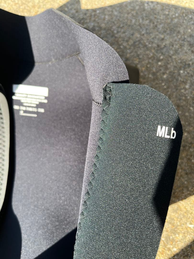 週末値下げ　AIDENTIFY フロントジッパー タッパー ブラック